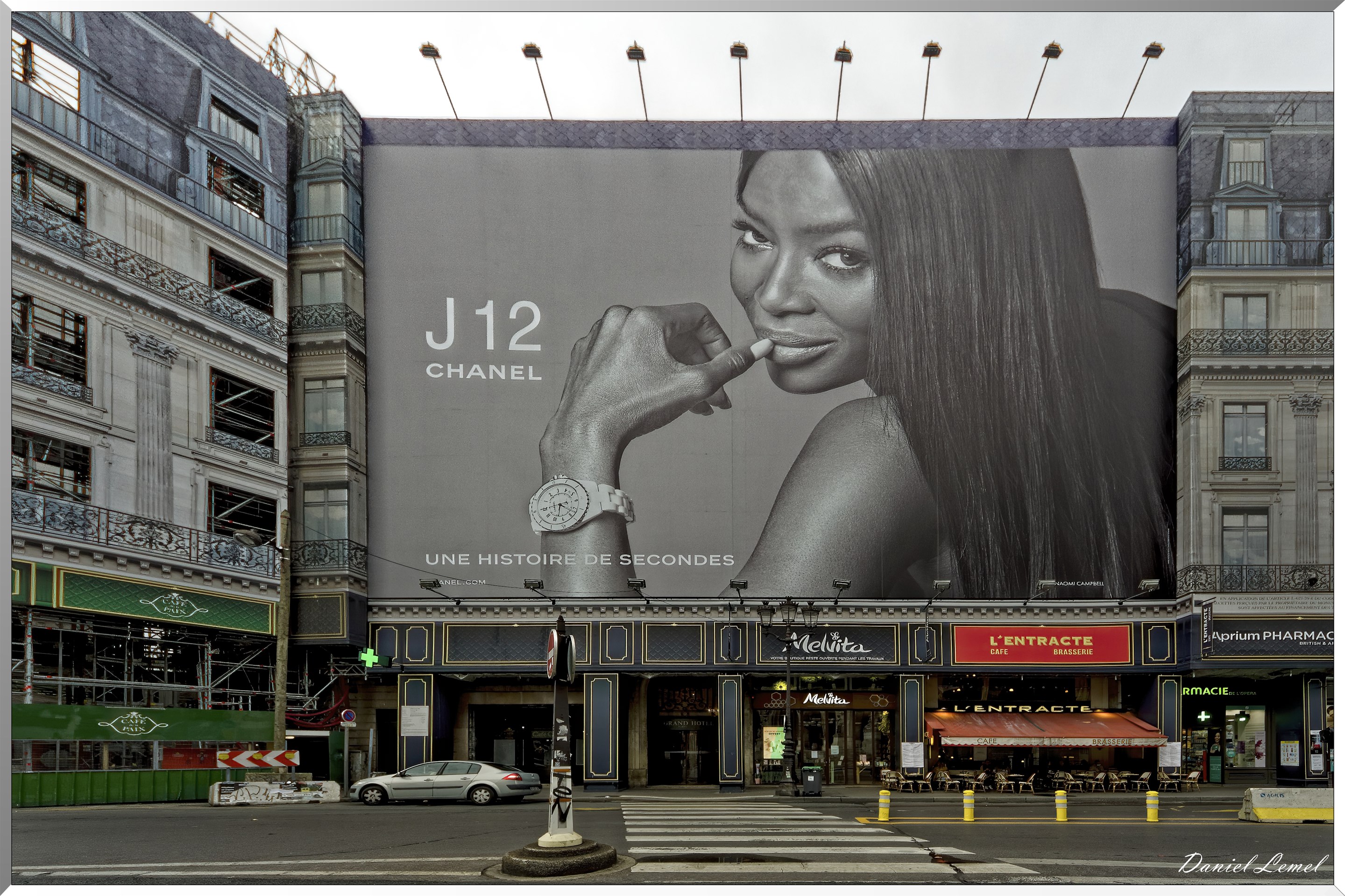 Façade en travaux - Publicité