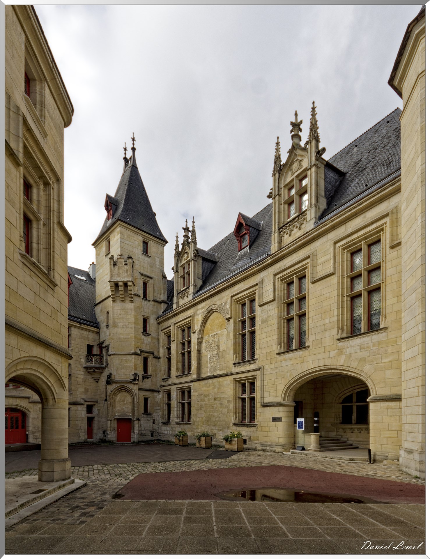 Bibliothèque Forney