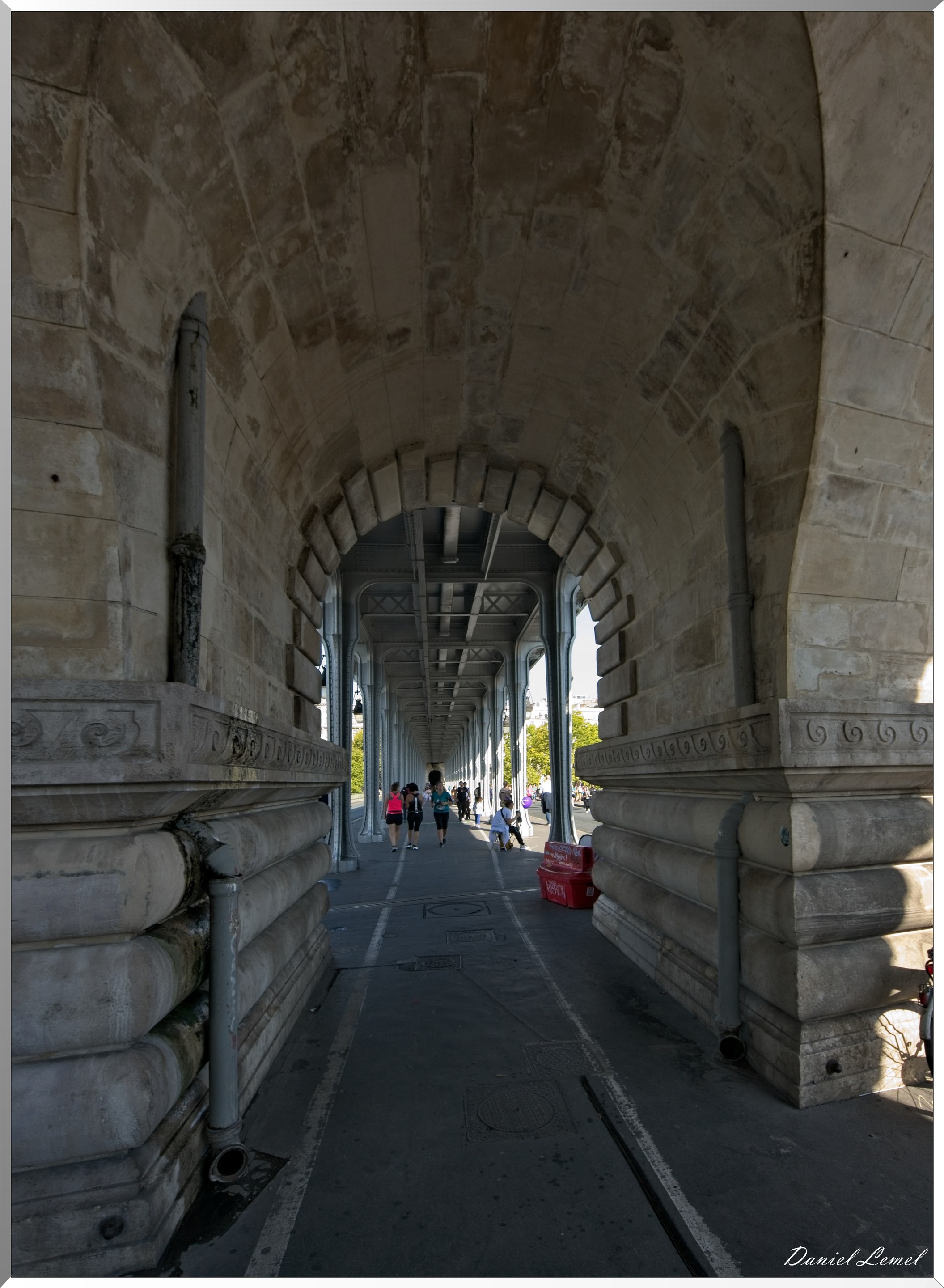 Pont de Bir Hakeim - Voie pour piétons