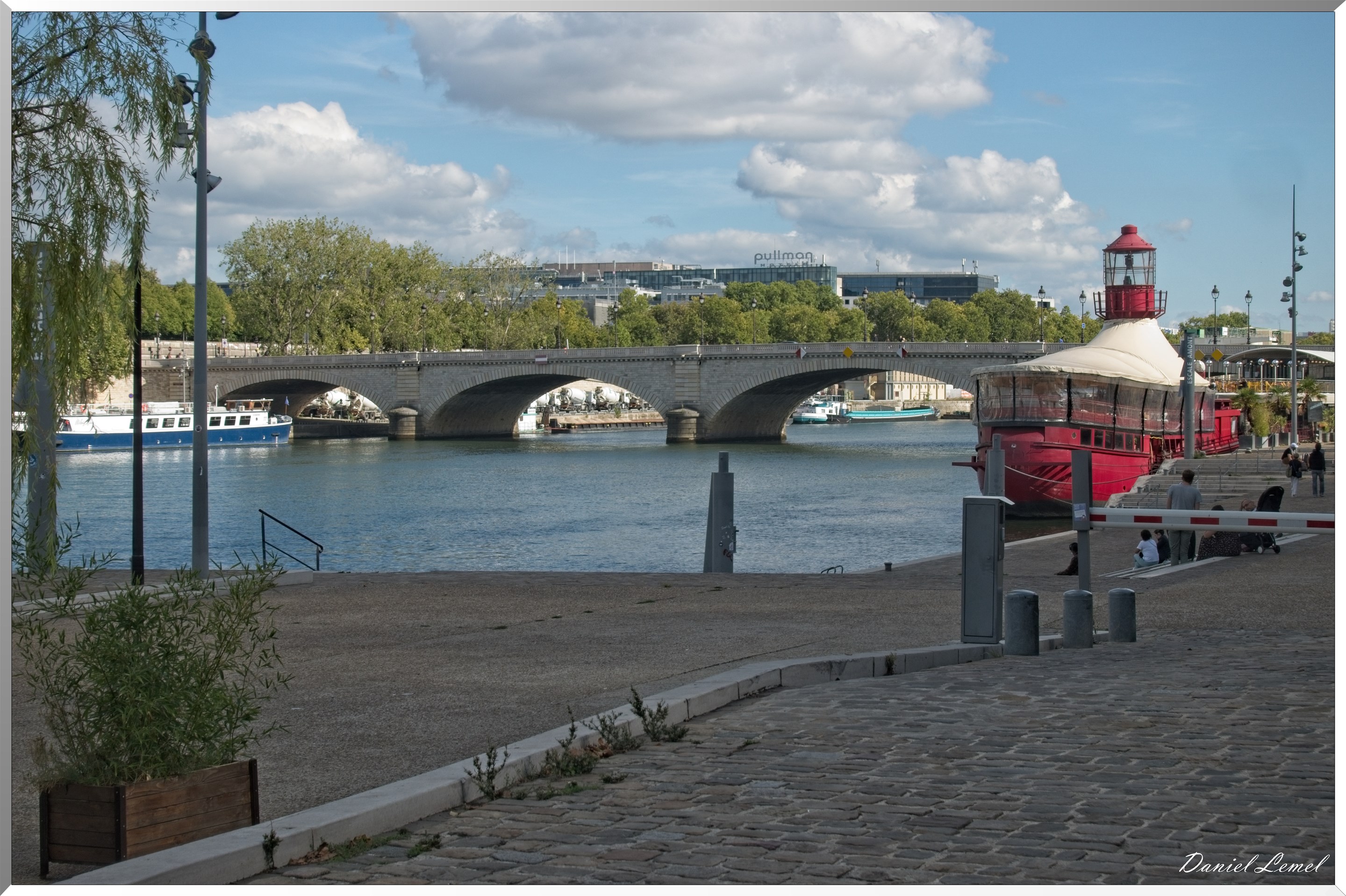 Le pont de Tolbiac - Le Bateau Phare