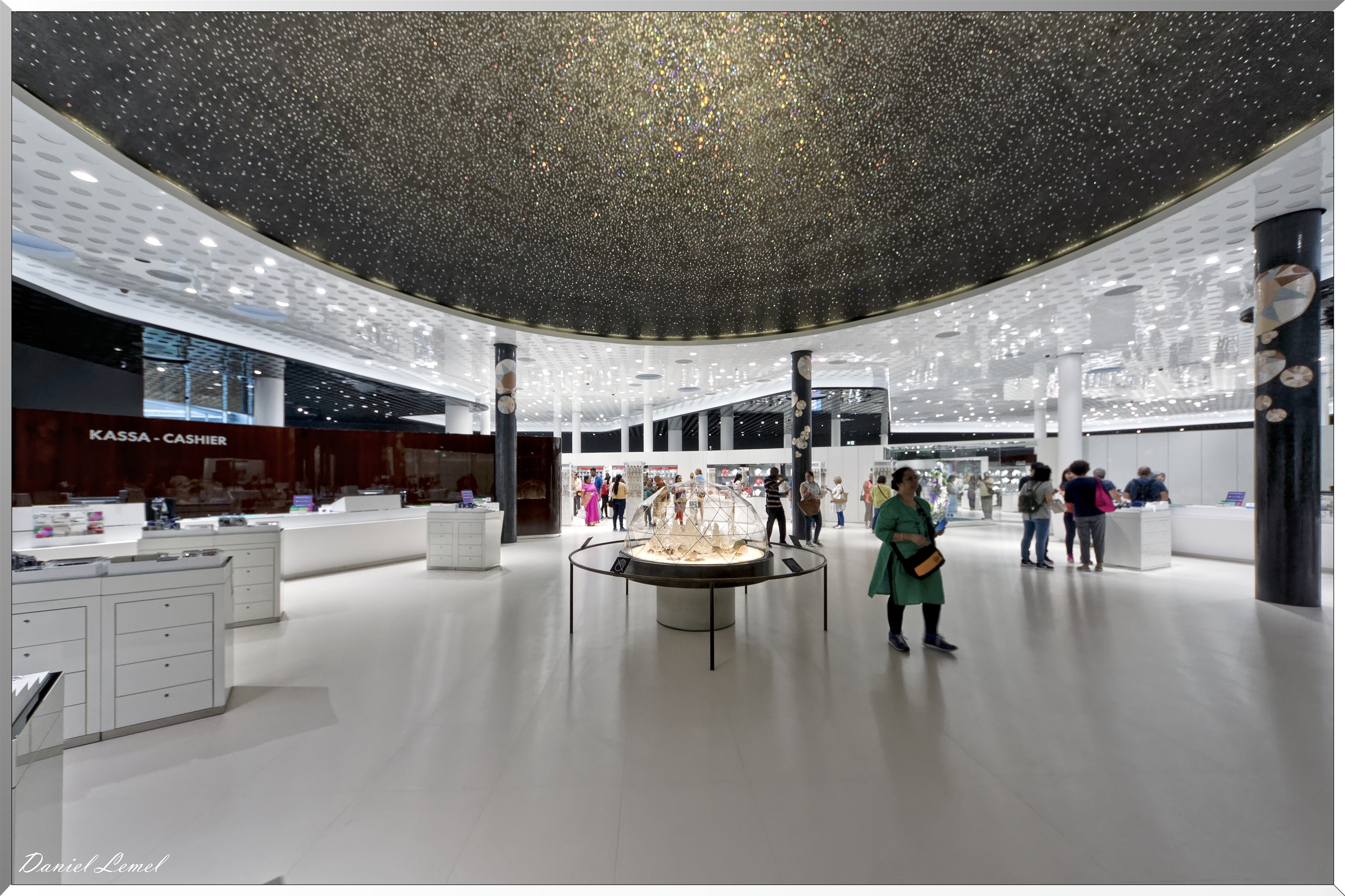 SWAROVSKI CRYSTAL WORLDS STORE
