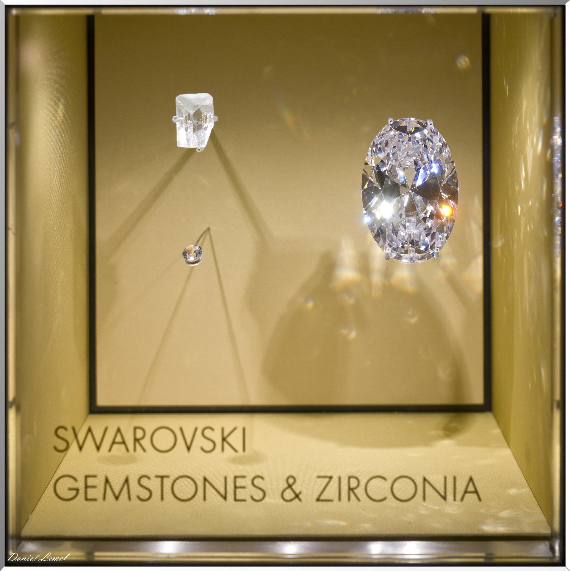 SWAROVSKI GEMSTONES & ZIRTONIA