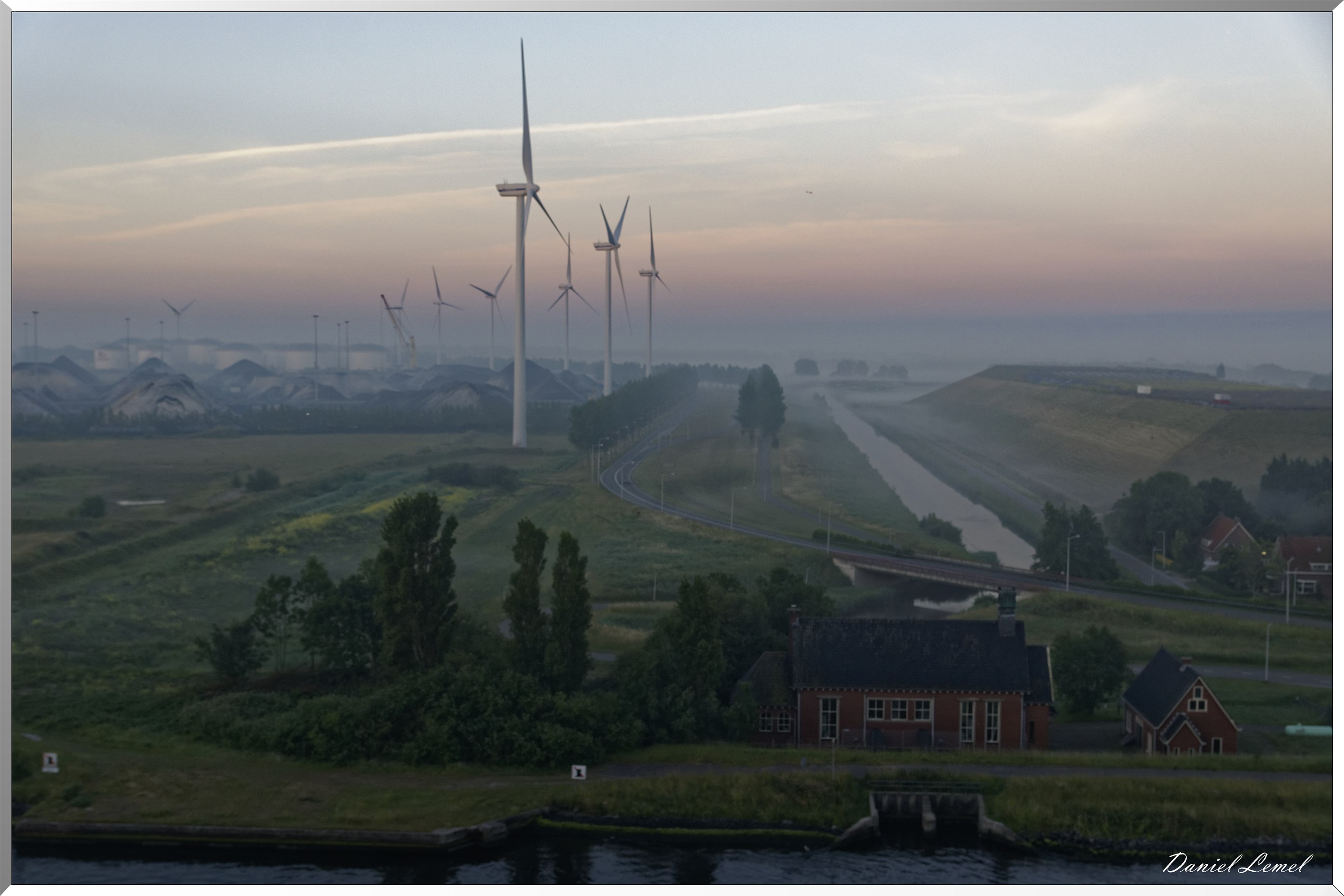 Lever de soleil sur le Noordzeekannal