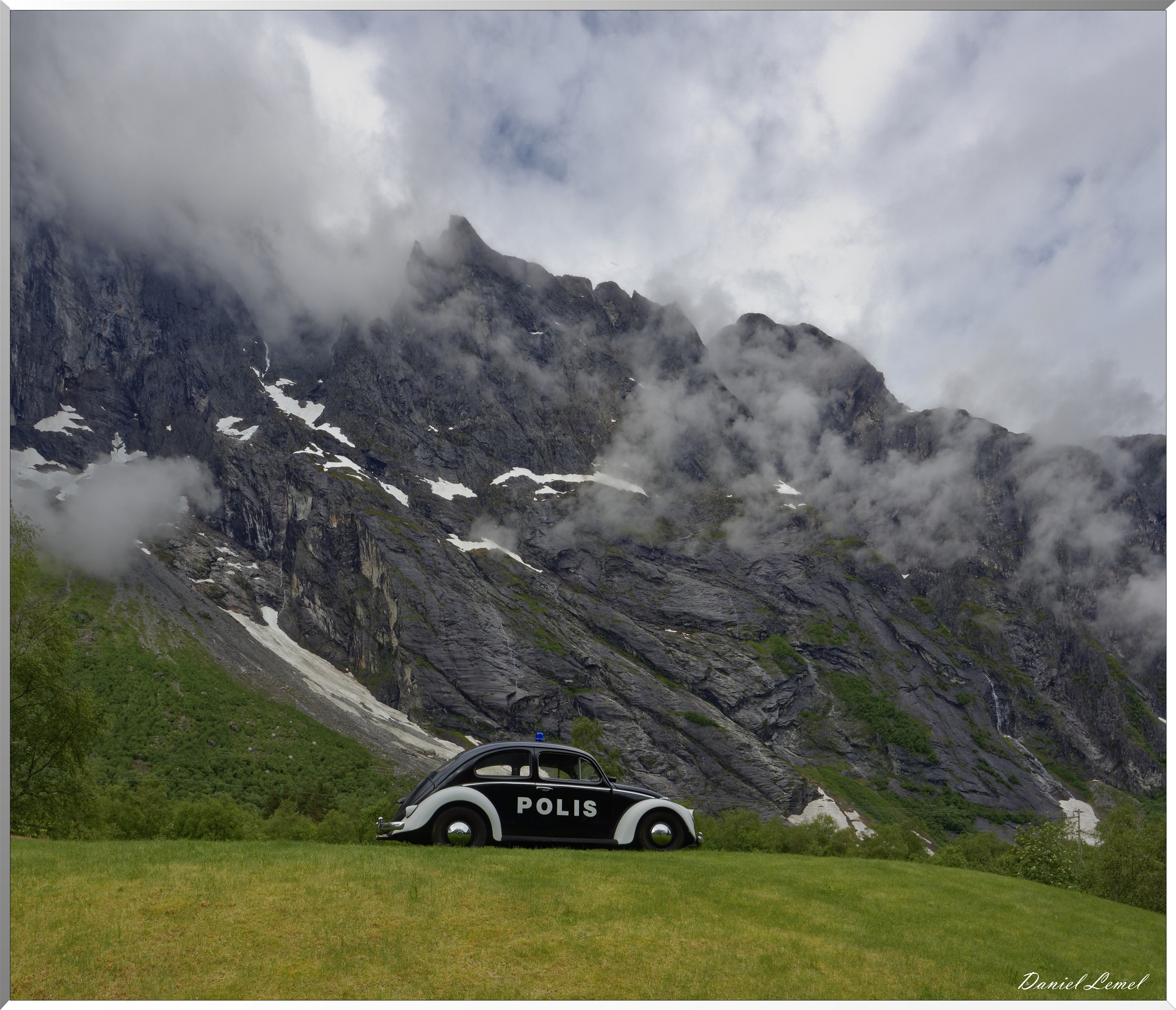 Trollveggen - Voiture de police