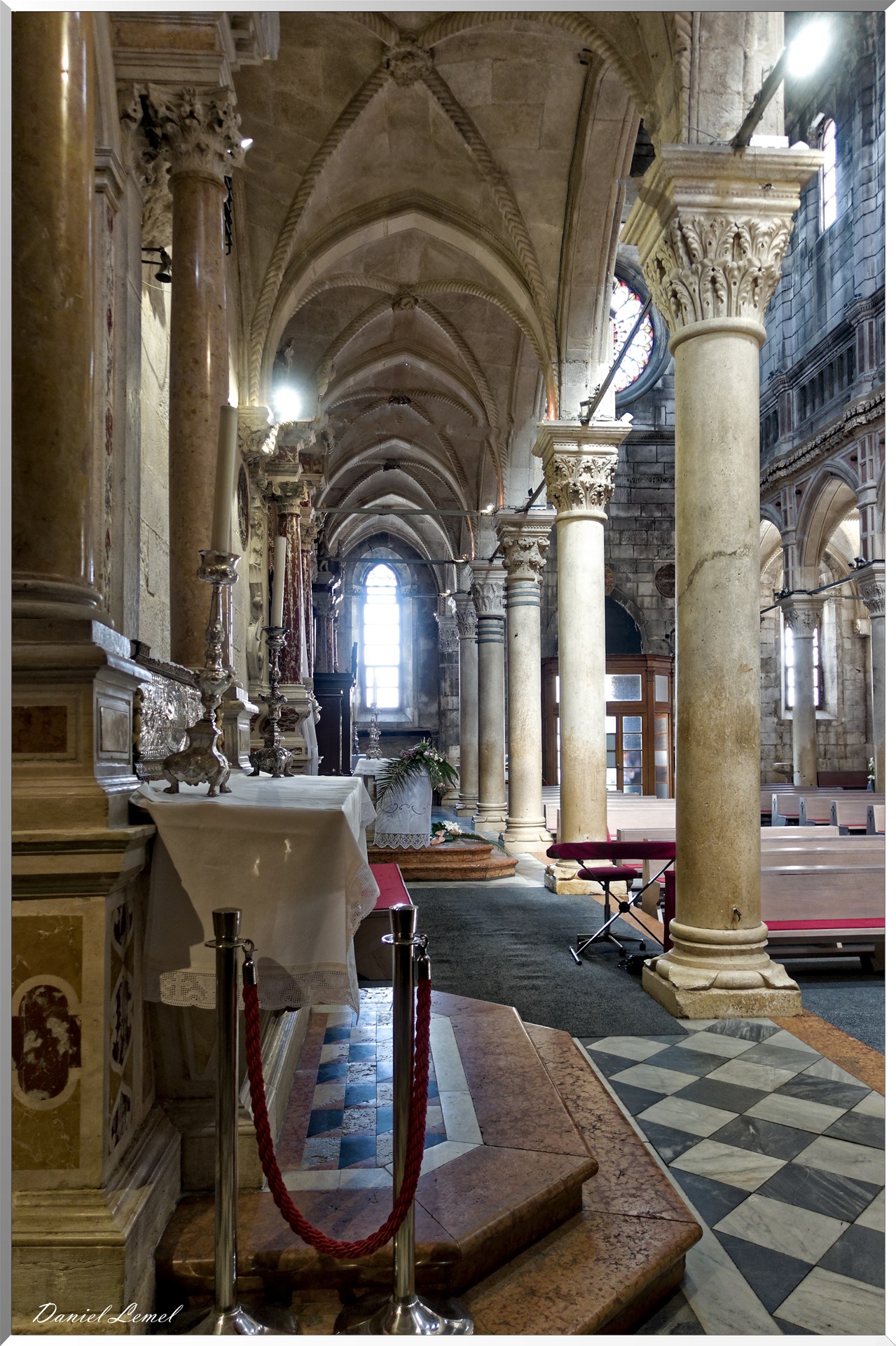 Intérieur de la cathédrale St Jacques